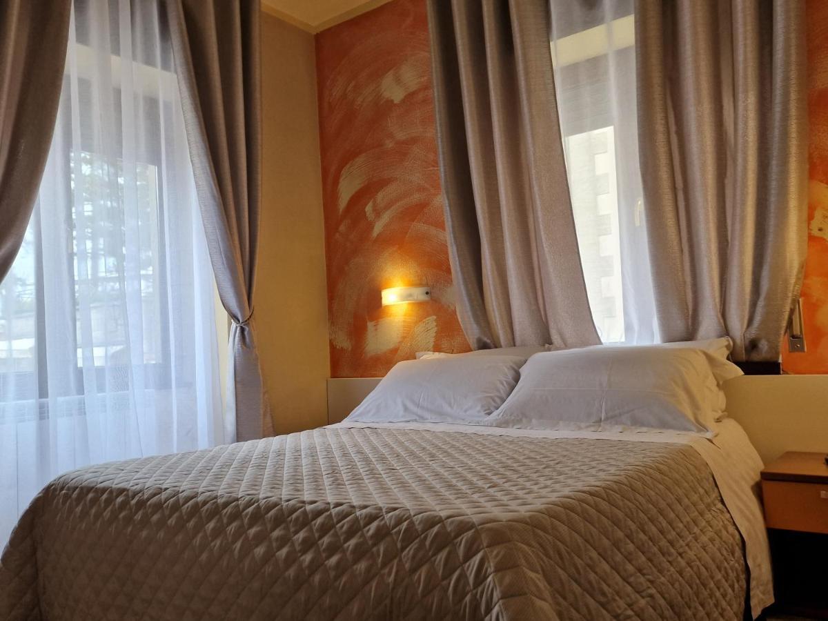 Hotel La Rocca Saint-Marin Extérieur photo